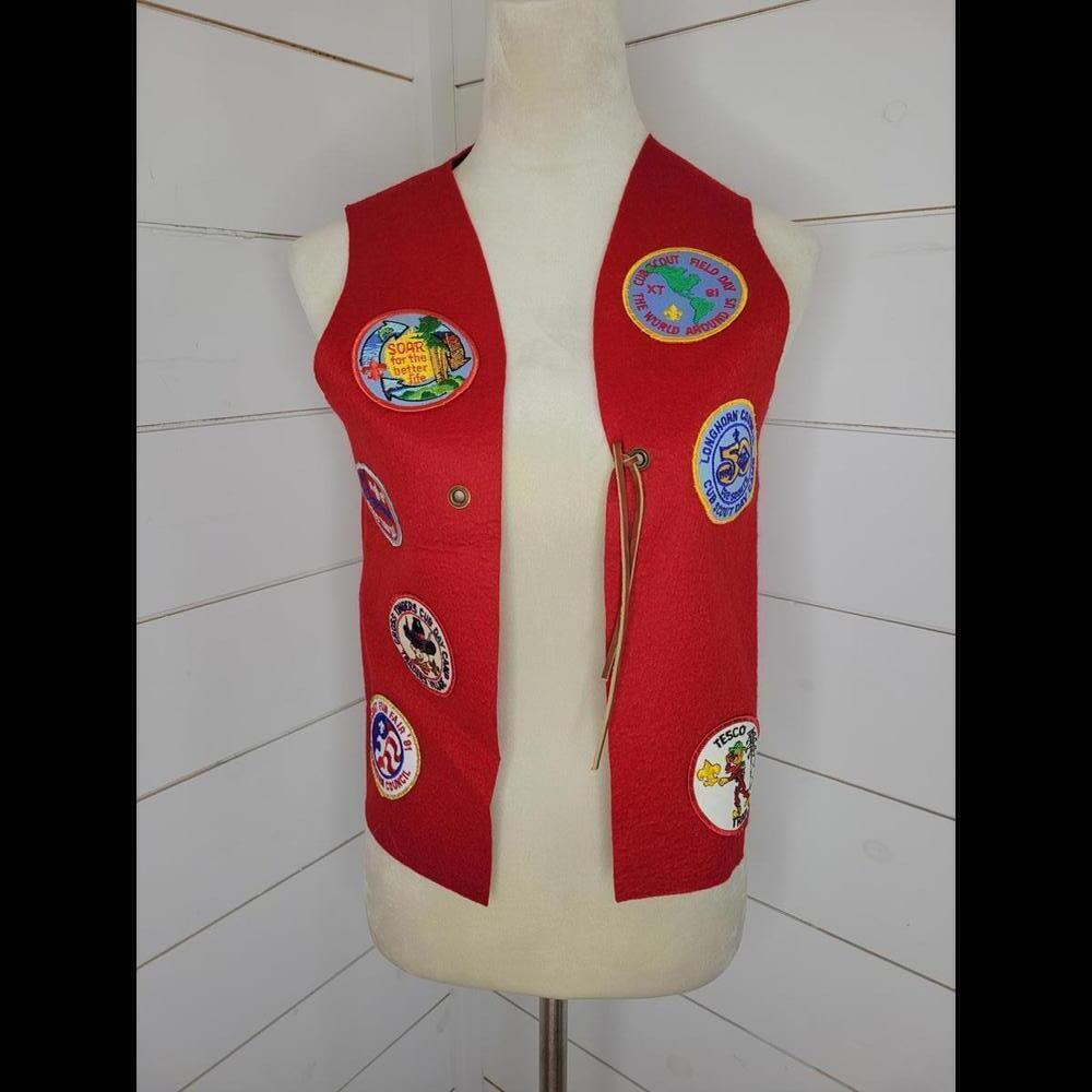 Vintage Cub Scout 1980-81 red felt vest with 7 patches